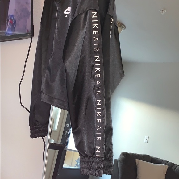 Nike bomber jacket - Picture 2 of 5